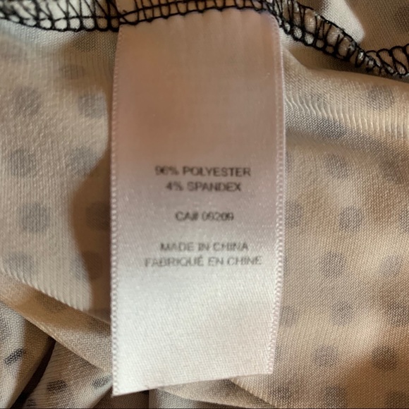 3/$30 - cleo Sleeveless Polka Dot Blouse Size M - Picture 11 of 11